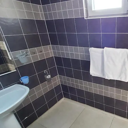 公寓 5 Double Bed & Bidet Sleeps 2 Guests *