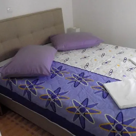5 Double Bed & Bidet Sleeps 2 Guests Apartamento
