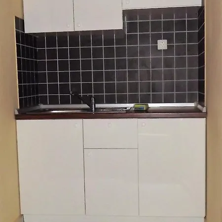 公寓 5 Double Bed & Bidet Sleeps 2 Guests *